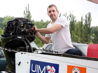 Motorcsónakosok az öbölben - fotó: 