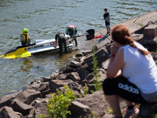 Motorcsónakosok az öbölben - fotó: 