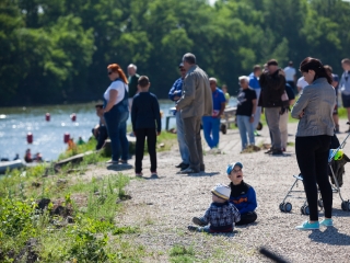 Motorcsónakosok az öbölben - fotó: 
