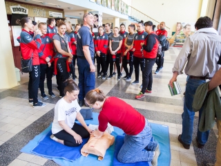 Újraélesztési rekord - A bartókosok és a kézis lányok is beszálltak - fotó: Ónodi Zoltán
