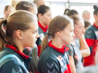 Újraélesztési rekord - A bartókosok és a kézis lányok is beszálltak - fotó: Ónodi Zoltán