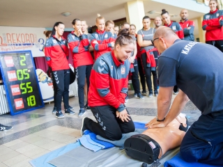 Újraélesztési rekord - A bartókosok és a kézis lányok is beszálltak - fotó: Ónodi Zoltán