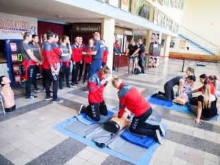 Újraélesztési rekord - A bartókosok és a kézis lányok is beszálltak - fotó: Ónodi Zoltán