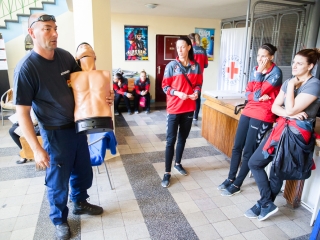 Újraélesztési rekord - A bartókosok és a kézis lányok is beszálltak - fotó: Ónodi Zoltán