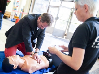 Újraélesztési rekord - A bartókosok és a kézis lányok is beszálltak - fotó: Ónodi Zoltán