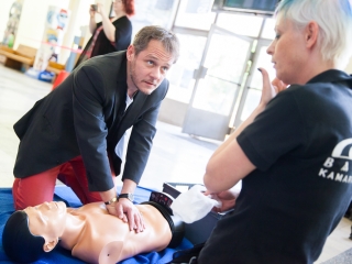 Újraélesztési rekord - A bartókosok és a kézis lányok is beszálltak - fotó: Ónodi Zoltán