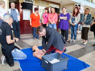 Újraélesztési rekord - A bartókosok és a kézis lányok is beszálltak - fotó: Ónodi Zoltán