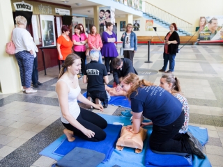Újraélesztési rekord - A bartókosok és a kézis lányok is beszálltak - fotó: Ónodi Zoltán