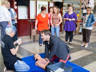 Újraélesztési rekord - A bartókosok és a kézis lányok is beszálltak - fotó: Ónodi Zoltán