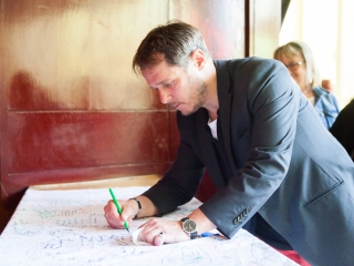 Újraélesztési rekord - A bartókosok és a kézis lányok is beszálltak - fotó: Ónodi Zoltán