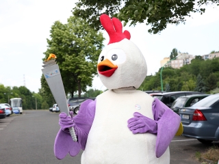 Olimpiai lángfutás a városban - fotó: Sándor Judit