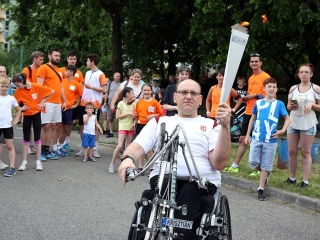 Olimpiai lángfutás a városban - fotó: Sándor Judit