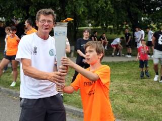 Olimpiai lángfutás a városban - fotó: Sándor Judit