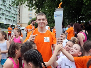 Olimpiai lángfutás a városban - fotó: Sándor Judit