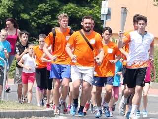 Olimpiai lángfutás a városban - fotó: Sándor Judit