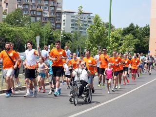 Olimpiai lángfutás a városban - fotó: Sándor Judit