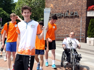 Olimpiai lángfutás a városban - fotó: Sándor Judit