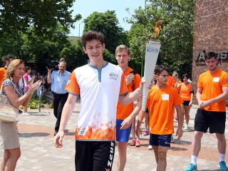 Olimpiai lángfutás a városban - fotó: Sándor Judit