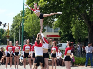 Olimpiai lángfutás a városban - fotó: Sándor Judit