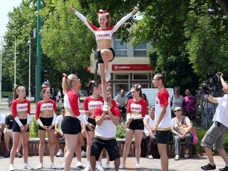 Olimpiai lángfutás a városban - fotó: Sándor Judit