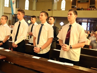 Bérmálás a Krisztus Király Templomban - fotó: Sándor Judit