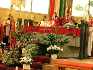 Bérmálás a Krisztus Király Templomban - fotó: Sándor Judit