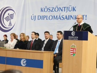 Diplomaosztó az egyetemen (2017) - fotó: Sándor Judit