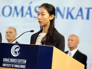 Diplomaosztó az egyetemen (2017) - fotó: Sándor Judit