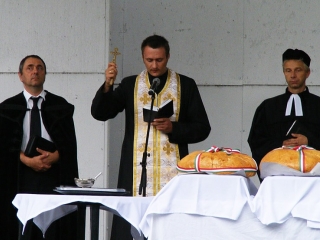 Augusztális 2014 - zenével, tánccal, köszöntőkkel, esővel - fotó: 