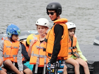 Készülnek a gyerekek a motorcsónak vb-re - fotó: 