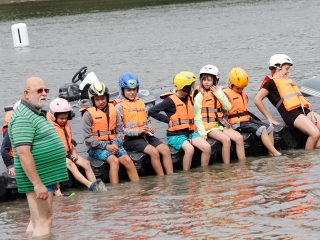 Készülnek a gyerekek a motorcsónak vb-re - fotó: 