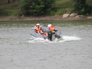 Készülnek a gyerekek a motorcsónak vb-re - fotó: 