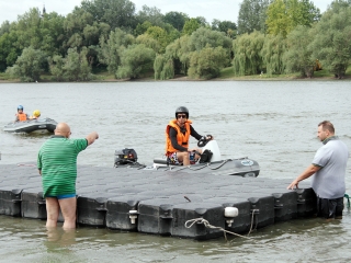 Készülnek a gyerekek a motorcsónak vb-re - fotó: 