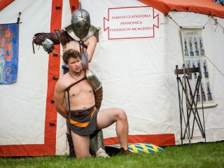 "A halálba menők köszöntenek"  - fotó: 