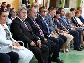 Átadták a Dunaferr iskola felújított tornatermét - fotó: Sándor Judit