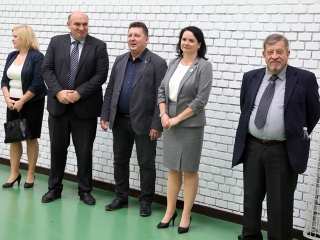 Átadták a Dunaferr iskola felújított tornatermét - fotó: Sándor Judit