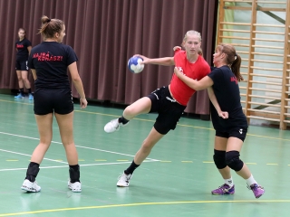 Átadták a Dunaferr iskola felújított tornatermét - fotó: Sándor Judit