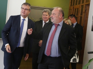 Átadták a Dunaferr iskola felújított tornatermét - fotó: Sándor Judit