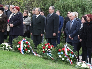 Koszorúzás a Nemzeti Gyásznapon - fotó: Sándor Judit