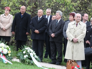 Koszorúzás a Nemzeti Gyásznapon - fotó: Sándor Judit