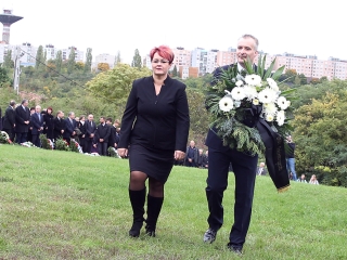 Koszorúzás a Nemzeti Gyásznapon - fotó: Sándor Judit