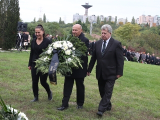 Koszorúzás a Nemzeti Gyásznapon - fotó: Sándor Judit