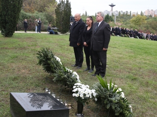 Koszorúzás a Nemzeti Gyásznapon - fotó: Sándor Judit