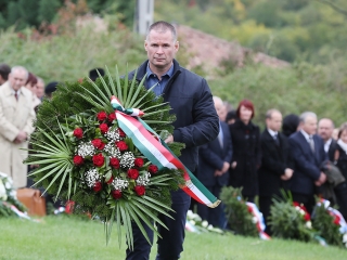 Koszorúzás a Nemzeti Gyásznapon - fotó: Sándor Judit