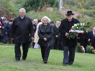 Koszorúzás a Nemzeti Gyásznapon - fotó: Sándor Judit