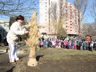 Kiszebáb égetés a Bóbita oviban-2015.02.13. - fotó: Sándor Judit