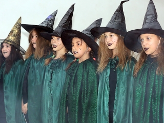 Fecskeavató a Petőfiben - fotó: Sándor Judit