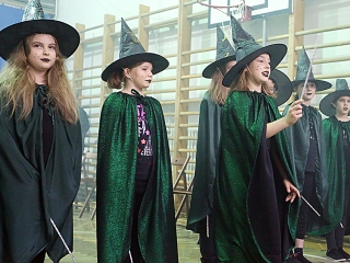 Fecskeavató a Petőfiben - fotó: Sándor Judit