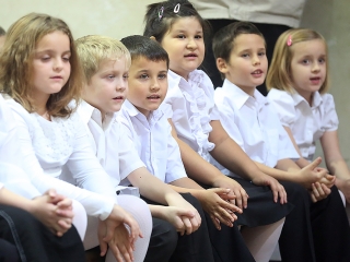 Fecskeavató a Petőfiben - fotó: Sándor Judit