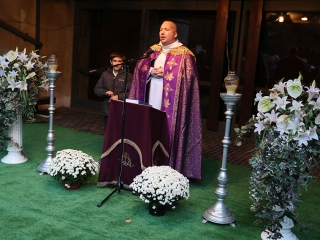 Ünnepi megemlékezés a temetőben - fotó: Sándor Judit